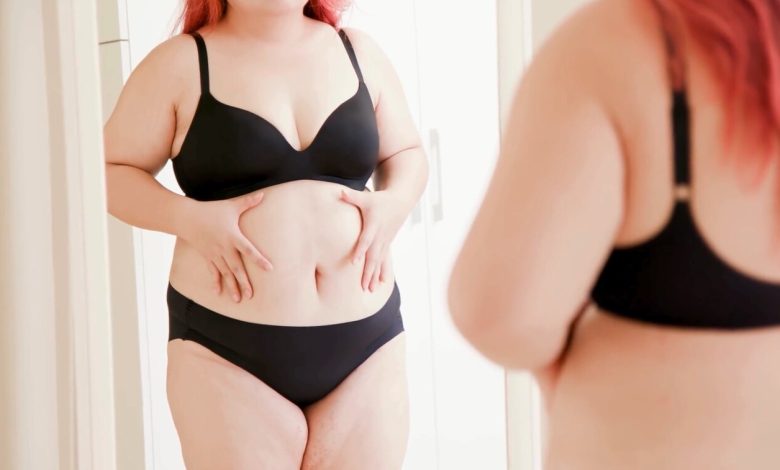 Ela não queria uma barriga chapada. Queria parar de se esconder.