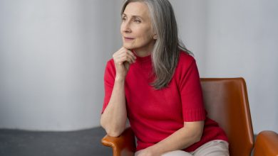 Ela não queria parecer mais jovem. Queria parecer ela de novo
